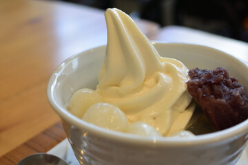 クリームあんみつ