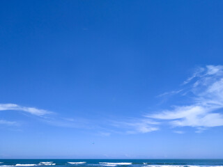 Naklejka na ściany i meble beautiful blue sky on the ocean