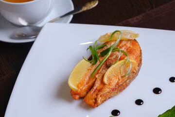 grilled salmon with vegetables