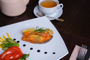 grilled salmon with vegetables