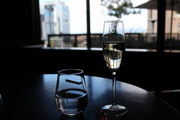 Champagne on the table / シャンパン
