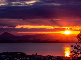 朝焼けの琵琶湖
