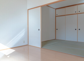 賃貸住宅　和室が隣接するリビングルーム