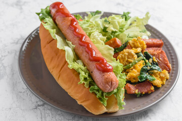 ソーセージのホットドッグ