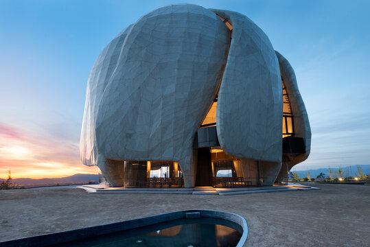 The eight Bah&aacute;&rsquo;&iacute; temple in the world and first in South America, located at the foot of the Andes mountain Range in Santiago de Chile.