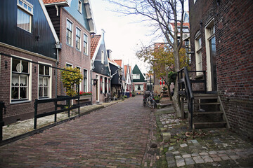 Fototapeta na wymiar Streets of Volendam, a small village from Netherlands