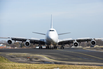 Fototapeta na wymiar avion cargo transport aerien aeroport fret 
