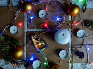 Photo New Year's flat ley. Christmas background.  colorful decorations. new year multi-colored illumination. craft bags