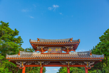 首里城の門と空
