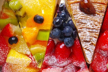 スィーツ　並んだフルーツタルト　ケーキ