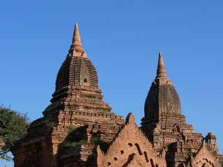 Fototapeta premium BAGAN, MYANMAR - november 2019: ruins of Buddhist temples in Bagan 