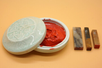 書道で使用する篆刻と朱肉