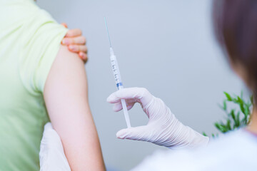 ワクチン接種　予防接種　筋肉注射