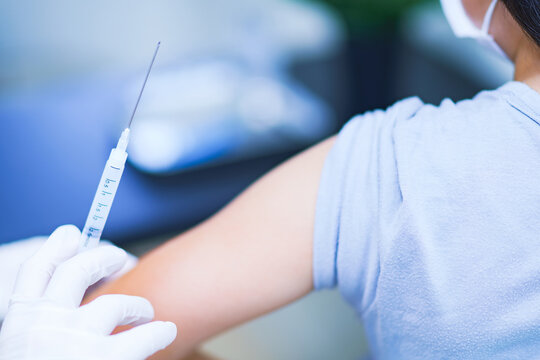 筋肉注射 Images Browse 337 Stock Photos Vectors And Video Adobe Stock