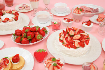 苺づくしのスイーツ　ティータイムのイメージ