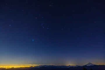 Fototapeta premium 雲取山より、富士山と東京夜景