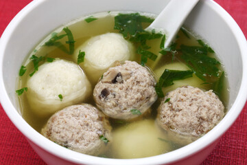 fish ball and pork meatball soup, taiwanese food
