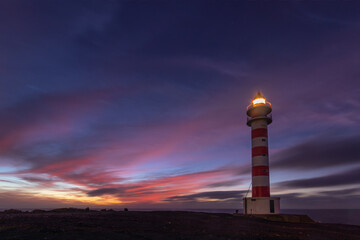 anochecer en el faro