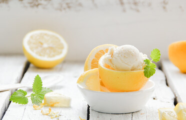 Zitroneneis Eiscreme Zitrone Sorbet Zitronensorbet Sommer Dessert Eisbecher Kugeleis hausgemacht