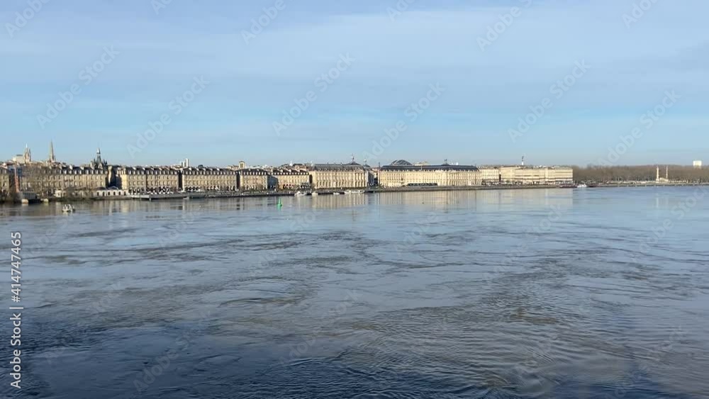 Canvas Prints La Garonne à Bordeaux, Gironde