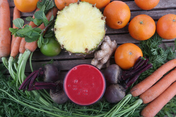 red juice with beet as healthy detox