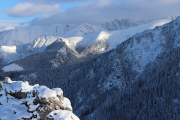 Tatry zimą, góry zimą, ośnieżone szczyty © Monika