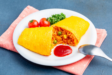 オムライスと青背景