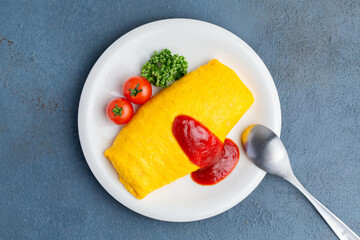 オムライスと青背景