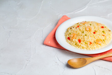 海老ピラフと白背景