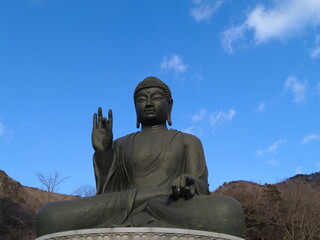 Fototapeta premium BIG BUDDA STATUE ON THE TEMPLE