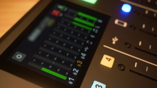 Audio level goes up and down for a podcast on the recording device