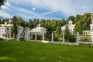Obraz premium Serednikovo - the former estate of Vsevolozhsk and Stolypin, a park-manor ensemble of the end of the XVIII - beginning of the XIX century