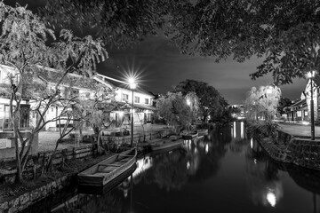 倉敷美観地区の夜景 モノクロ