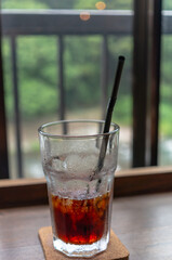 川を眺めながら飲むアイスコーヒー