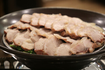 돼지고기 보쌈  Steamed pork