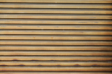 古いシャッター扉