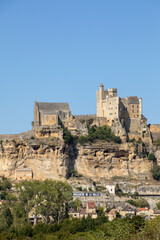  The medieval Chateau de Beynac rising on a limestone cliff above the Dordogne River. France, Dordogne department, Beynac-et-Cazenac