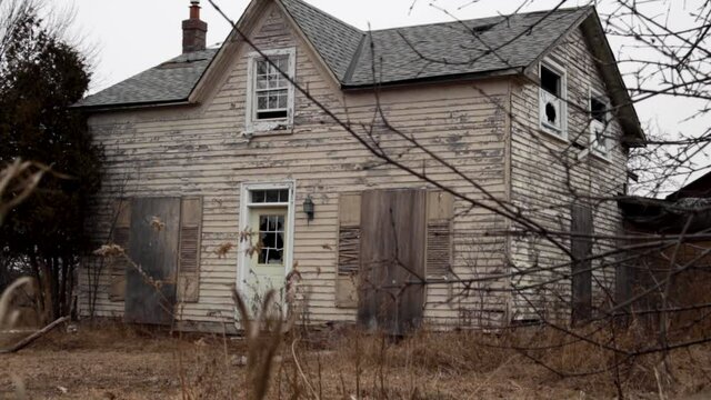 Abandoned House Wide Estab Static 10sec