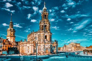 Fototapeta premium DRESDEN, GERMANY-SEPTEMBER 08, 2015 :Catholic Court Church(Katholische Hofkirche).Center of the Dresden Old Town. 