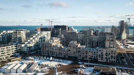 Obraz premium aarhus island. Locally called Aarhus Ø. Frozen and snow covered. Modern scandinavican architecture