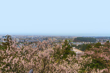 春の横手城からみた風景