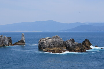 唐桑半島の「折石」と「八幡岩」、宮城県気仙沼市唐桑町