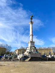 Fototapeta na wymiar Monument aux Girondins, place des Quinconces à Bordeaux, Gironde
