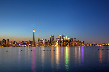 Fototapeta na wymiar Skyline of Toronto with the iconic CN Tower, Ontario, Canada