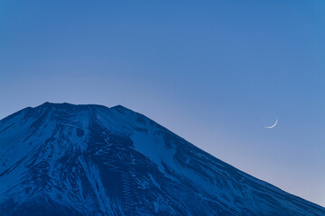 富士山と三日月