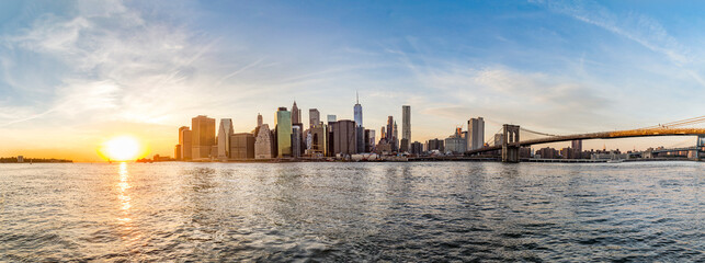 Obraz premium Manhattan Downtown urban view with Brooklyn bridge