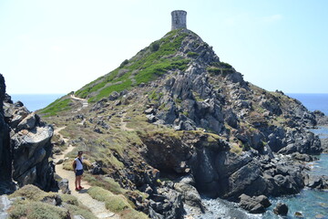 Fototapeta premium tour génoise sur une montagne en Corse