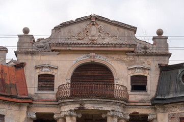 Abandoned palace with a piano in Bratoszewice, Poland 