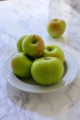 apples in a bowl
