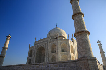 Fototapeta na wymiar Taj Mahal Perspective, Agra, India